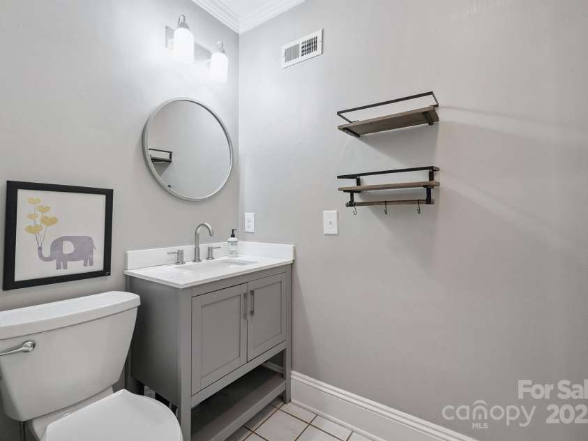 630 4th Avenue, Hickory, NC 28601.  MLS# CAR4277457, YatesRealty ID 23846. 