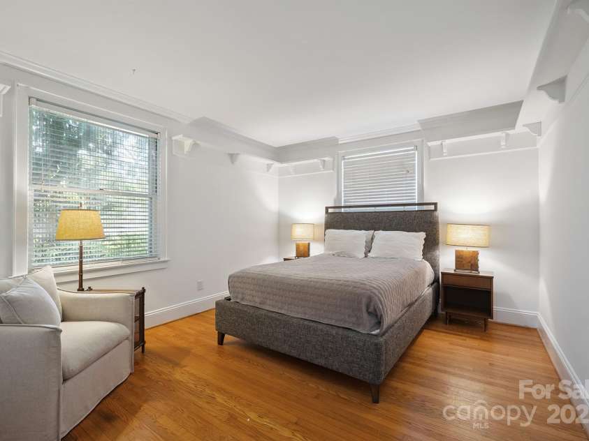 630 4th Avenue, Hickory, NC 28601.  MLS# CAR4277457, YatesRealty ID 23846. 