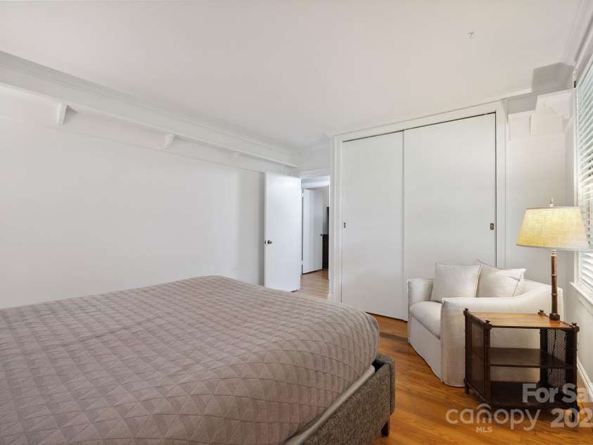 630 4th Avenue, Hickory, NC 28601.  MLS# CAR4277457, YatesRealty ID 23846. 