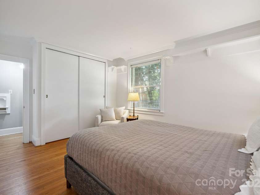 630 4th Avenue, Hickory, NC 28601.  MLS# CAR4277457, YatesRealty ID 23846. 