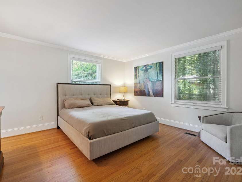 630 4th Avenue, Hickory, NC 28601.  MLS# CAR4277457, YatesRealty ID 23846. 