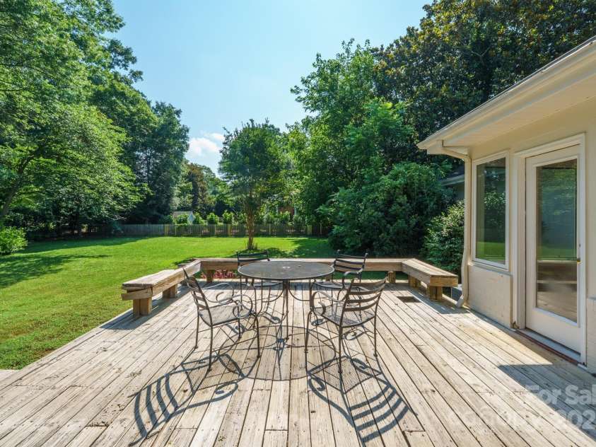 630 4th Avenue, Hickory, NC 28601.  MLS# CAR4277457, YatesRealty ID 23846. 