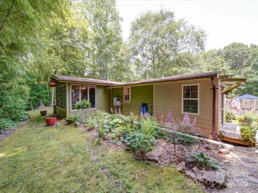 157 Old Hearth Road, Clover, SC 29710.  MLS# CAR4265529, YatesRealty ID 23847. 