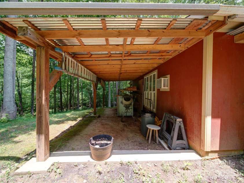 157 Old Hearth Road, Clover, SC 29710.  MLS# CAR4265529, YatesRealty ID 23847. 