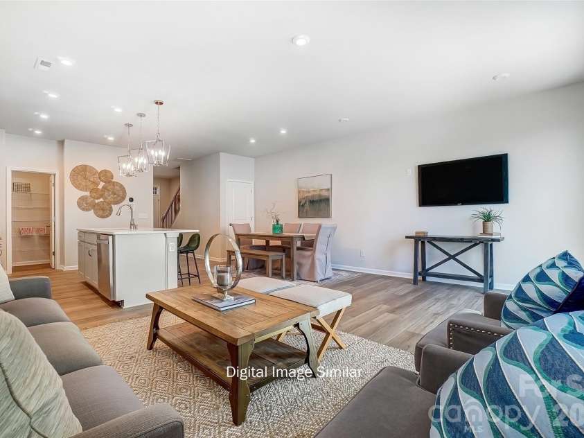 6044 Mallow Crossing Lane, Charlotte, NC 28213.  MLS# CAR4343804, YatesRealty ID 2385. 