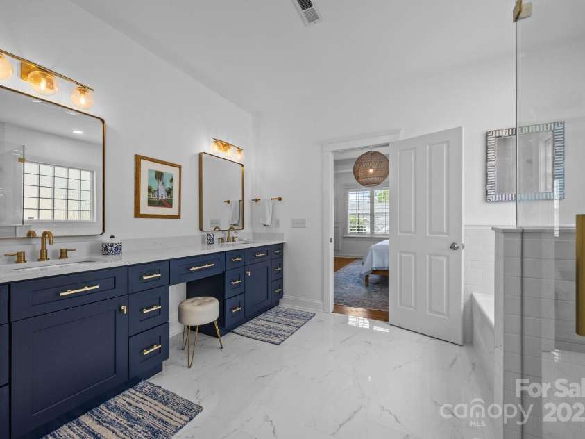 15628 Waterfront Drive, Huntersville, NC 28078.  MLS# CAR4276145, YatesRealty ID 23850. 