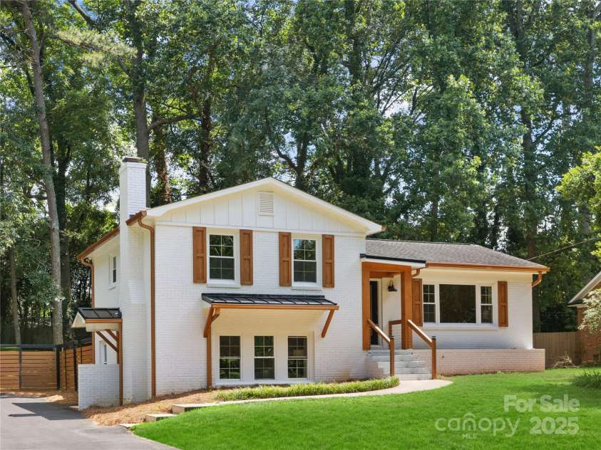 2120 Shadyview Drive, Charlotte, NC 28210.  MLS# CAR4273399, YatesRealty ID 23851. 