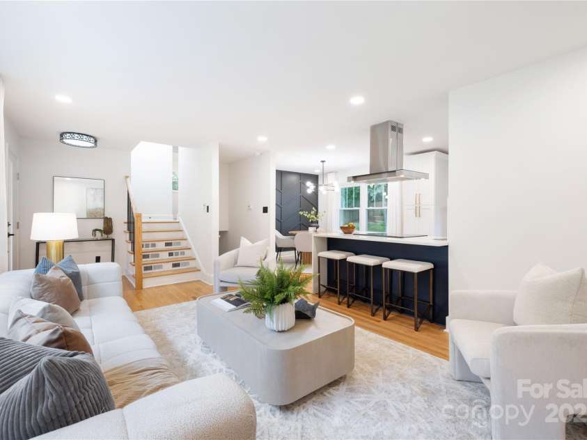 2120 Shadyview Drive, Charlotte, NC 28210.  MLS# CAR4273399, YatesRealty ID 23851. 