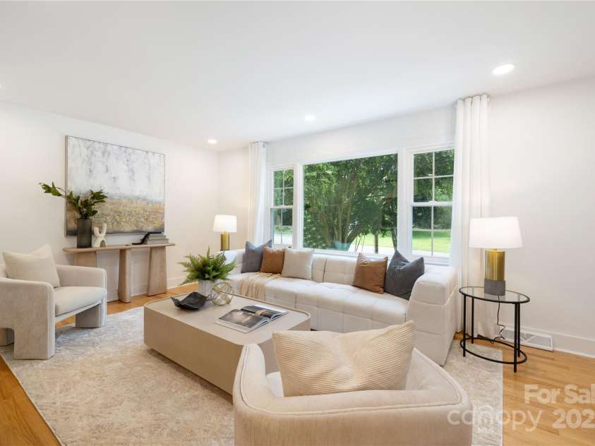 2120 Shadyview Drive, Charlotte, NC 28210.  MLS# CAR4273399, YatesRealty ID 23851. 