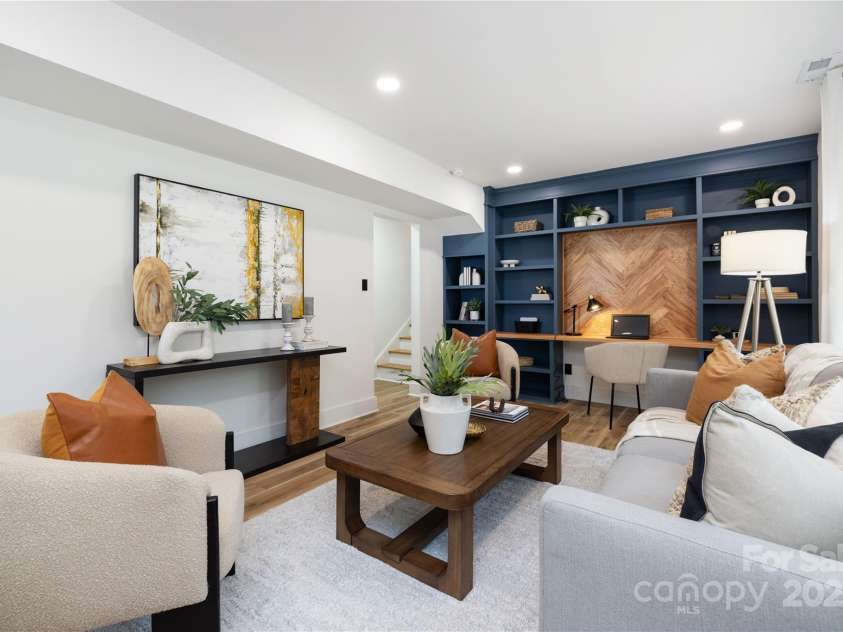 2120 Shadyview Drive, Charlotte, NC 28210.  MLS# CAR4273399, YatesRealty ID 23851. 