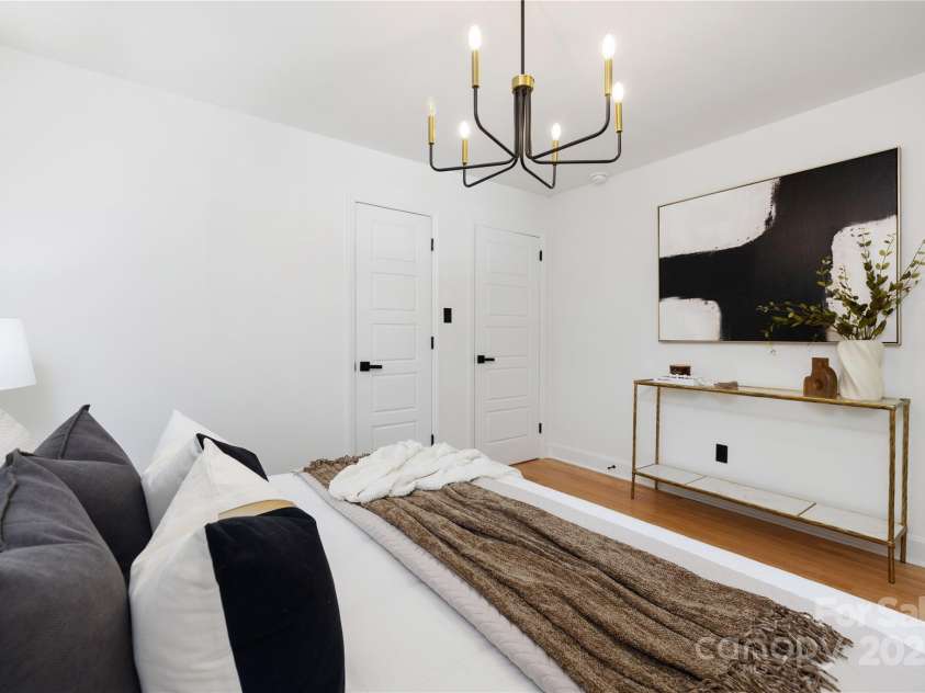 2120 Shadyview Drive, Charlotte, NC 28210.  MLS# CAR4273399, YatesRealty ID 23851. 