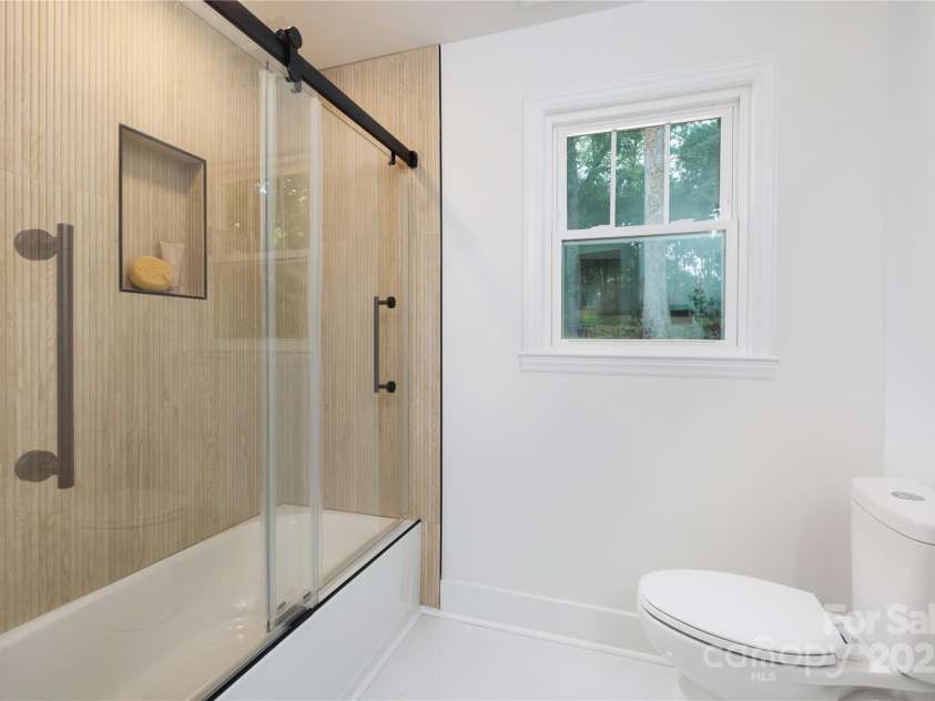 2120 Shadyview Drive, Charlotte, NC 28210.  MLS# CAR4273399, YatesRealty ID 23851. 