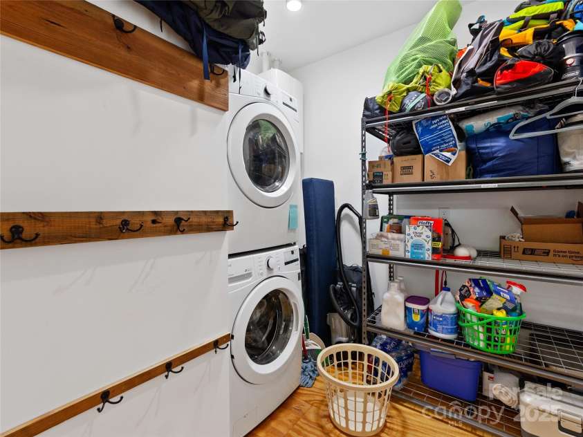 59 Alexander Road, Weaverville, NC 28787.  MLS# CAR4269115, YatesRealty ID 23853. 