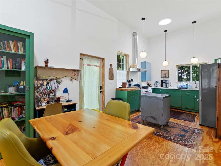 59 Alexander Road, Weaverville, NC 28787.  MLS# CAR4269115, YatesRealty ID 23853. 