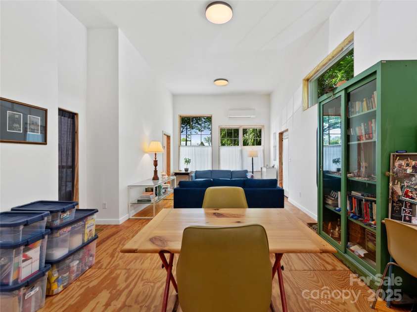 59 Alexander Road, Weaverville, NC 28787.  MLS# CAR4269115, YatesRealty ID 23853. 