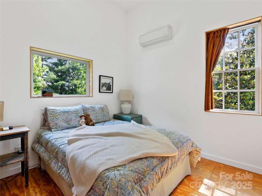 59 Alexander Road, Weaverville, NC 28787.  MLS# CAR4269115, YatesRealty ID 23853. 