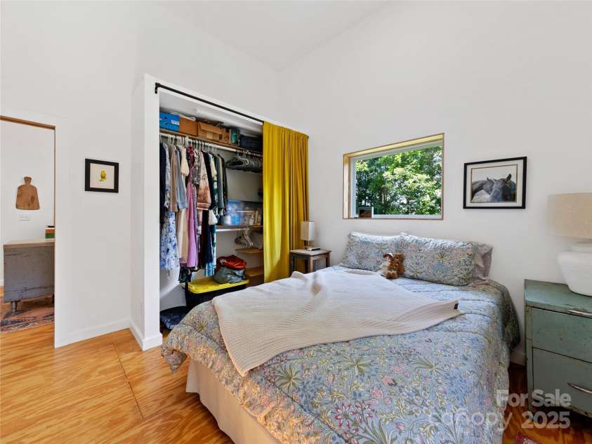 59 Alexander Road, Weaverville, NC 28787.  MLS# CAR4269115, YatesRealty ID 23853. 