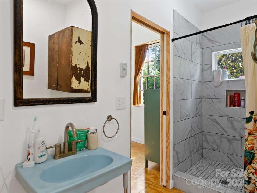 59 Alexander Road, Weaverville, NC 28787.  MLS# CAR4269115, YatesRealty ID 23853. 