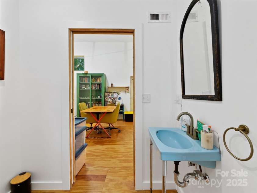 59 Alexander Road, Weaverville, NC 28787.  MLS# CAR4269115, YatesRealty ID 23853. 