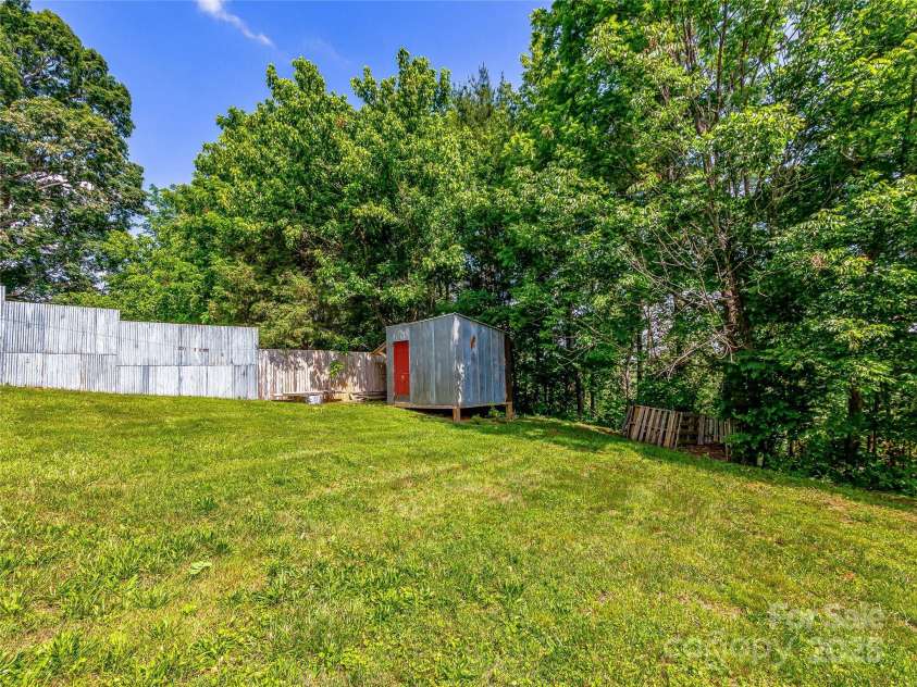 59 Alexander Road, Weaverville, NC 28787.  MLS# CAR4269115, YatesRealty ID 23853. 