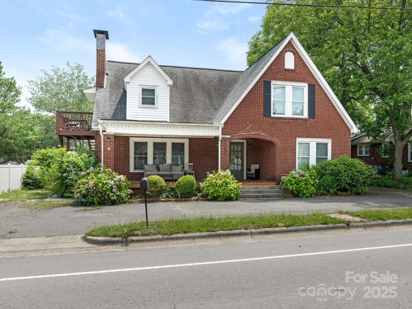 1102 Lane Street, Kannapolis, NC 28083.  MLS# CAR4275182, YatesRealty ID 23855. 1102 Lane Street