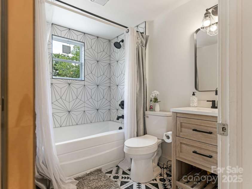 1102 Lane Street, Kannapolis, NC 28083.  MLS# CAR4275182, YatesRealty ID 23855. 