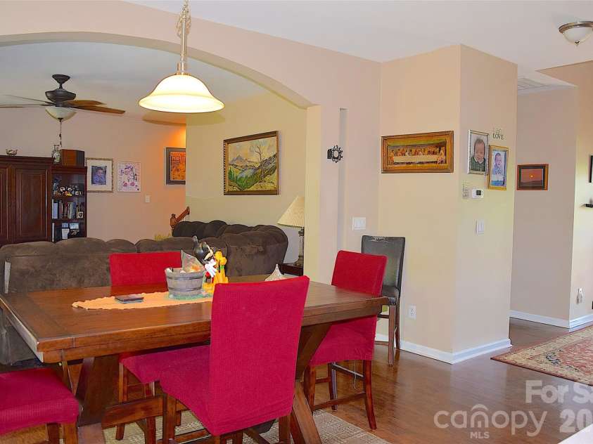 2007 Streamlet Way, Monroe, NC 28110.  MLS# CAR4376790, YatesRealty ID 23855. Eating area off the kitchen.