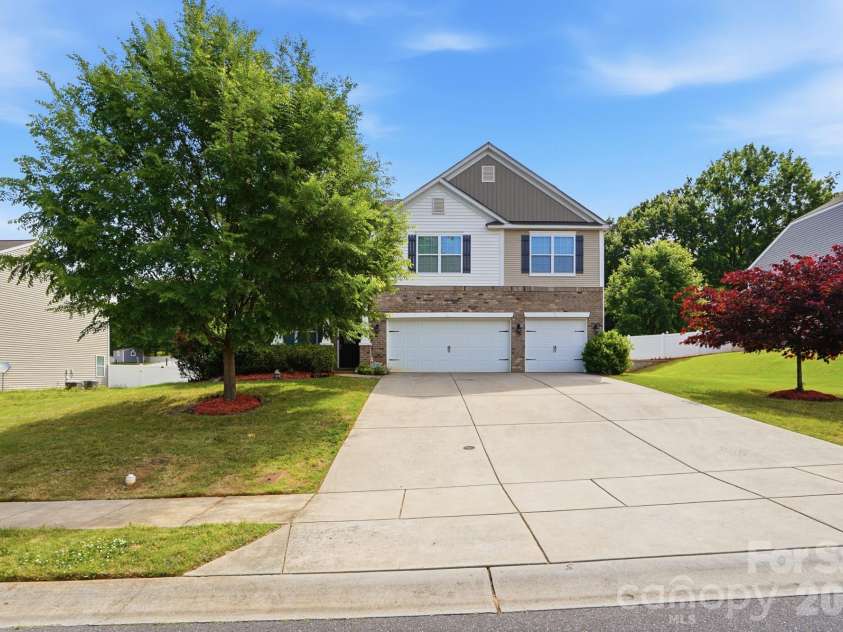 112 Meadow Stream Drive, Mount Holly, NC 28120.  MLS# CAR4378040, YatesRealty ID 23856. 
