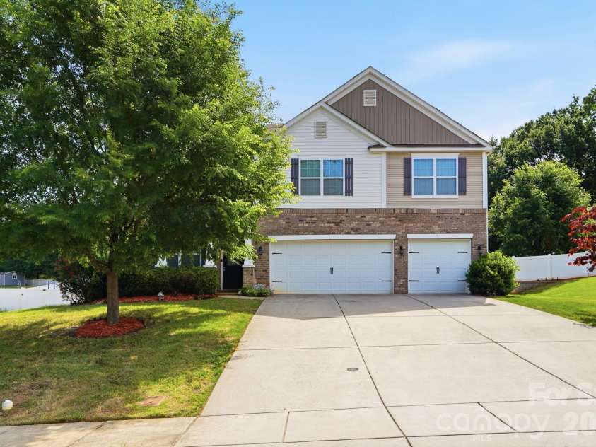 112 Meadow Stream Drive, Mount Holly, NC 28120.  MLS# CAR4378040, YatesRealty ID 23856. 