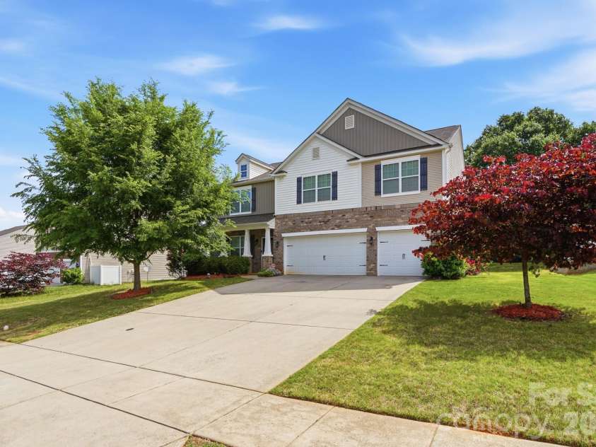 112 Meadow Stream Drive, Mount Holly, NC 28120.  MLS# CAR4378040, YatesRealty ID 23856. 