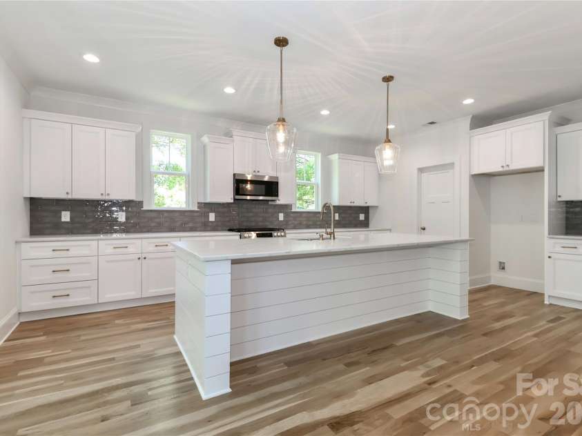 1061 The Glen Street, Statesville, NC 28677.  MLS# CAR4257155, YatesRealty ID 23857. 