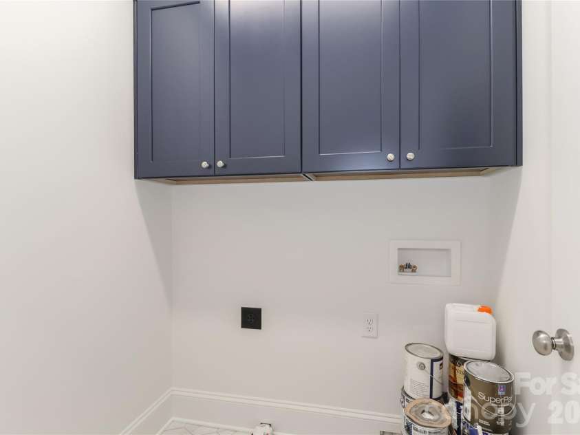1061 The Glen Street, Statesville, NC 28677.  MLS# CAR4257155, YatesRealty ID 23857. 