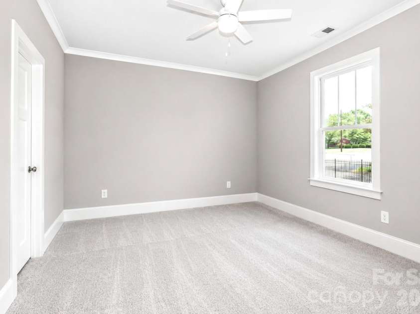 1061 The Glen Street, Statesville, NC 28677.  MLS# CAR4257155, YatesRealty ID 23857. 