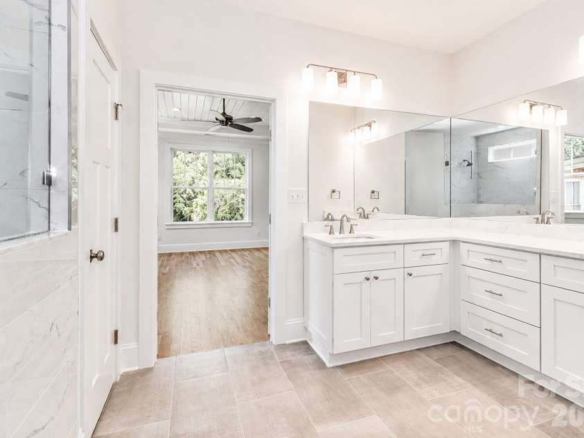 1061 The Glen Street, Statesville, NC 28677.  MLS# CAR4257155, YatesRealty ID 23857. 