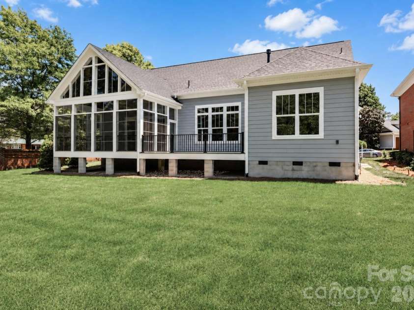 1061 The Glen Street, Statesville, NC 28677.  MLS# CAR4257155, YatesRealty ID 23857. 
