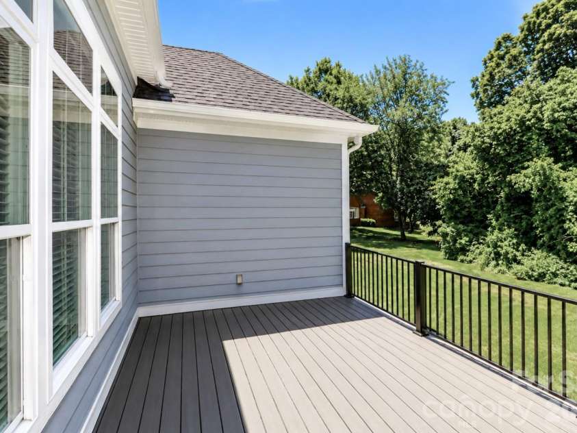 1061 The Glen Street, Statesville, NC 28677.  MLS# CAR4257155, YatesRealty ID 23857. 