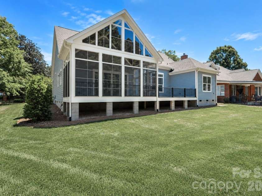 1061 The Glen Street, Statesville, NC 28677.  MLS# CAR4257155, YatesRealty ID 23857. 