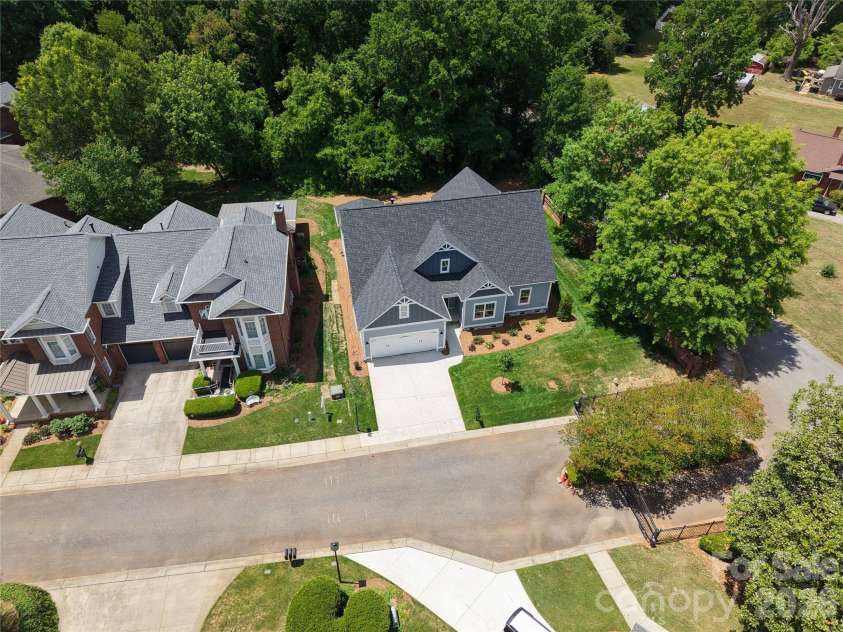 1061 The Glen Street, Statesville, NC 28677.  MLS# CAR4257155, YatesRealty ID 23857. 