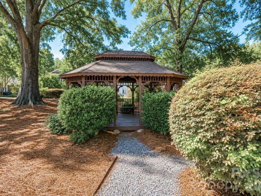 1061 The Glen Street, Statesville, NC 28677.  MLS# CAR4257155, YatesRealty ID 23857. 