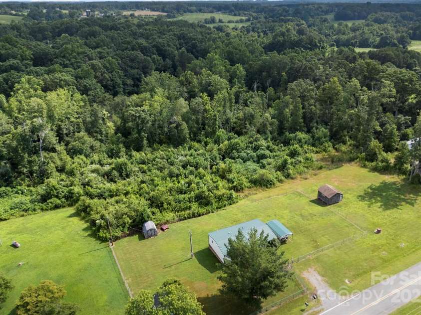 223 Green Meadows Drive, Kings Mountain, NC 28086.  MLS# CAR4275918, YatesRealty ID 23857. 