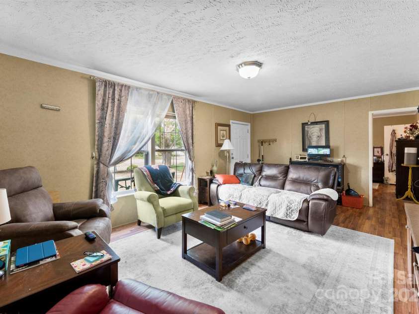 223 Green Meadows Drive, Kings Mountain, NC 28086.  MLS# CAR4275918, YatesRealty ID 23857. 