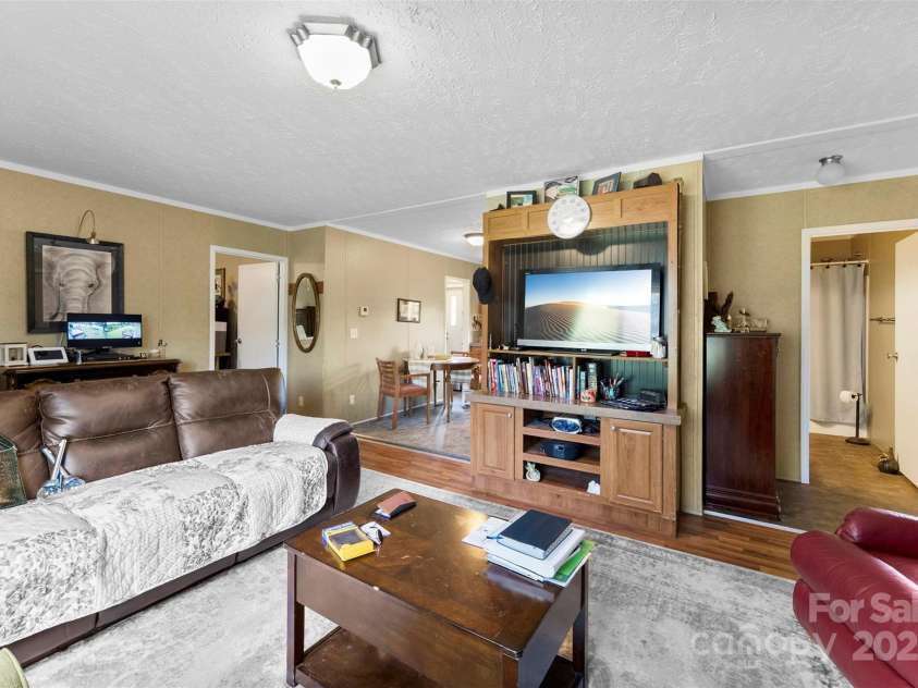 223 Green Meadows Drive, Kings Mountain, NC 28086.  MLS# CAR4275918, YatesRealty ID 23857. 