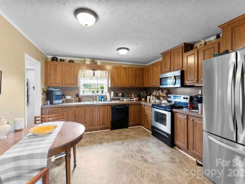 223 Green Meadows Drive, Kings Mountain, NC 28086.  MLS# CAR4275918, YatesRealty ID 23857. 