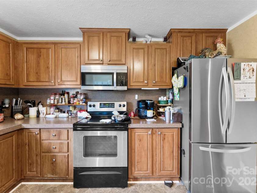 223 Green Meadows Drive, Kings Mountain, NC 28086.  MLS# CAR4275918, YatesRealty ID 23857. 