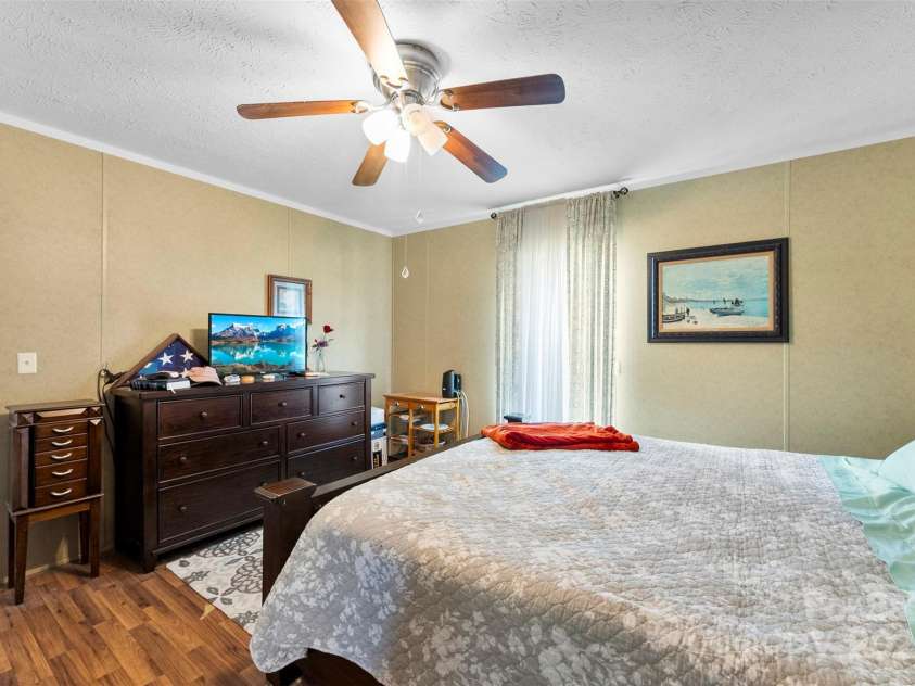 223 Green Meadows Drive, Kings Mountain, NC 28086.  MLS# CAR4275918, YatesRealty ID 23857. 