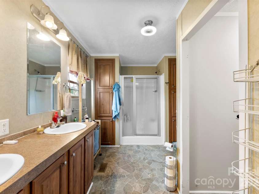 223 Green Meadows Drive, Kings Mountain, NC 28086.  MLS# CAR4275918, YatesRealty ID 23857. 