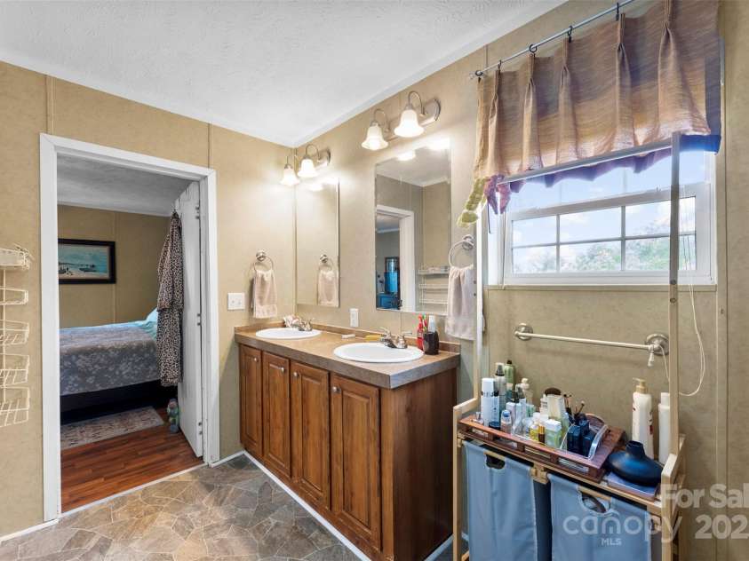 223 Green Meadows Drive, Kings Mountain, NC 28086.  MLS# CAR4275918, YatesRealty ID 23857. 