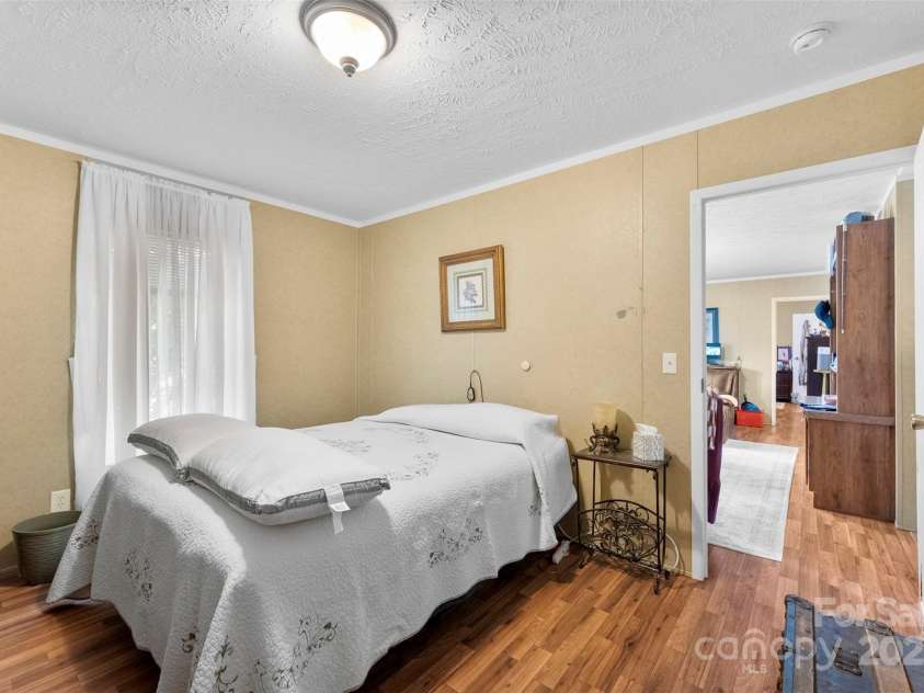 223 Green Meadows Drive, Kings Mountain, NC 28086.  MLS# CAR4275918, YatesRealty ID 23857. 