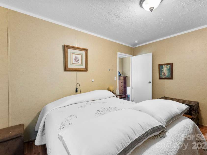 223 Green Meadows Drive, Kings Mountain, NC 28086.  MLS# CAR4275918, YatesRealty ID 23857. 