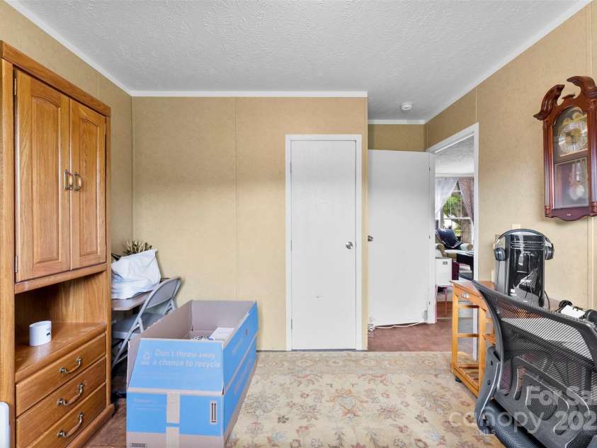 223 Green Meadows Drive, Kings Mountain, NC 28086.  MLS# CAR4275918, YatesRealty ID 23857. 